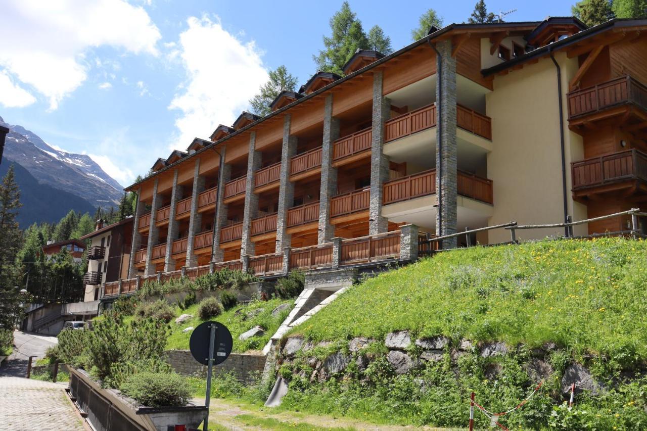 Residence Regina Delle Alpi Санта-Катерина-ди-Вальфурва Экстерьер фото